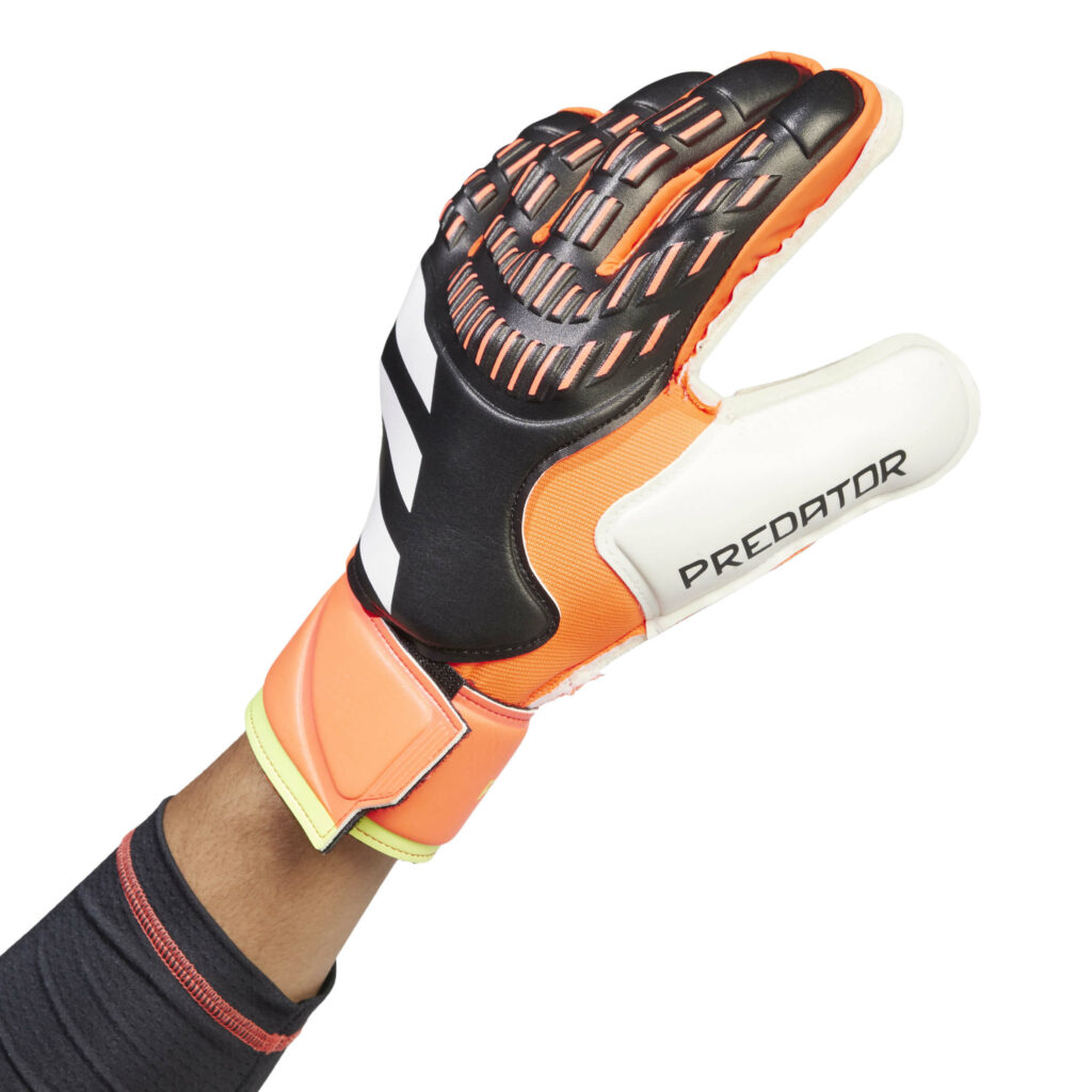 Mitre Magnetite Keepershandschoenen, wees klaar voor de voetbalwedstrijd, hoog comfort, zwart/wit, maat 7