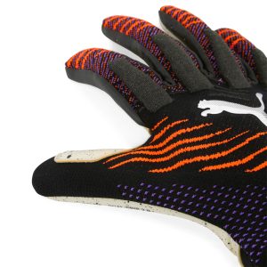 puma_future_ultimate_nc_black_glowing_red_duim
