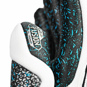 reusch_attrakt_freegel_fusion_goaliator_duim