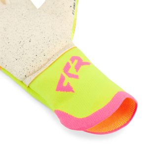 puma_future_ultimate_nc_yellow_alert_band