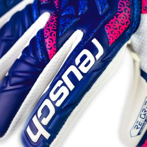 NAME: Attrakt RE:GRIP NC Junior // PALM: RE:GRIP Latex // CUT: Negative Cut // FEATURES: RE:GRIP Technology, AirVentSystem, Preshaped Construction, 3D Thumb Crotch // COLOUR: 4310 blue / pink / white