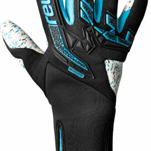 NAME: Attrakt Freegel Fusion Strapless // PALM: Reusch Grip Fusion // CUT: Evolution Negative Cut // FEATURES: Extended Grip Zone, Preshaped Construction, 3D Thumb Crotch, Double Thumb Wrap, Side Wrap, AdaptiveFlex Closure System; Strapless // COLOUR: 7782 black / bachelor button