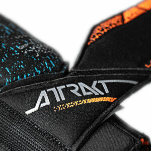 NAME: Attrakt Fusion Carbon® 3D // PALM: Reusch Grip Fusion // CUT: Evolution Negative Cut // FEATURES: Carbon® 3D Printed Punch Zone, Extended Grip Zone, Ventilation channels, Preshaped Construction, 3D Thumb Crotch, Double Thumb Wrap, Side Wrap, AdaptiveFlex Closure System // COLOUR: 7784 black / shocking orange / black