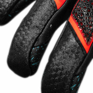 NAME: Attrakt Fusion Carbon® 3D // PALM: Reusch Grip Fusion // CUT: Evolution Negative Cut // FEATURES: Carbon® 3D Printed Punch Zone, Extended Grip Zone, Ventilation channels, Preshaped Construction, 3D Thumb Crotch, Double Thumb Wrap, Side Wrap, AdaptiveFlex Closure System // COLOUR: 7784 black / shocking orange / black
