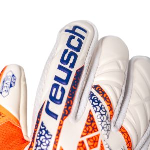 NAME: Attrakt Silver // PALM: Reusch Grip Silver // CUT: Expanse Cut // FEATURES: AirVentSystem, Preshaped Construction, Thumbflex, 3D Thumb Crotch // COLOUR: 2500 shocking orange / energize blue