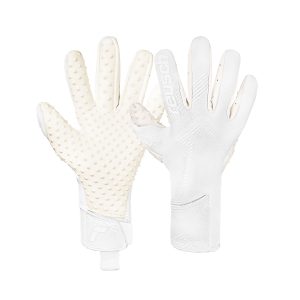 NAME: Fastgrip SpeedBump // PALM: Reusch Grip SpeedBump // CUT: Hybrid Negative Cut // FEATURES: Extended Grip Zone, SpeedBump, Ventilation channels, Preshaped Construction, 3D Thumb Crotch, Double Thumb Wrap, Side Wrap, AdaptiveFlex Closure System // COLOUR: 1100 white