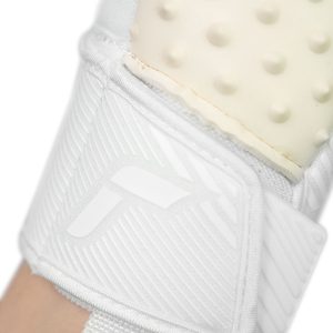 NAME: Fastgrip SpeedBump // PALM: Reusch Grip SpeedBump // CUT: Hybrid Negative Cut // FEATURES: Extended Grip Zone, SpeedBump, Ventilation channels, Preshaped Construction, 3D Thumb Crotch, Double Thumb Wrap, Side Wrap, AdaptiveFlex Closure System // COLOUR: 1100 white