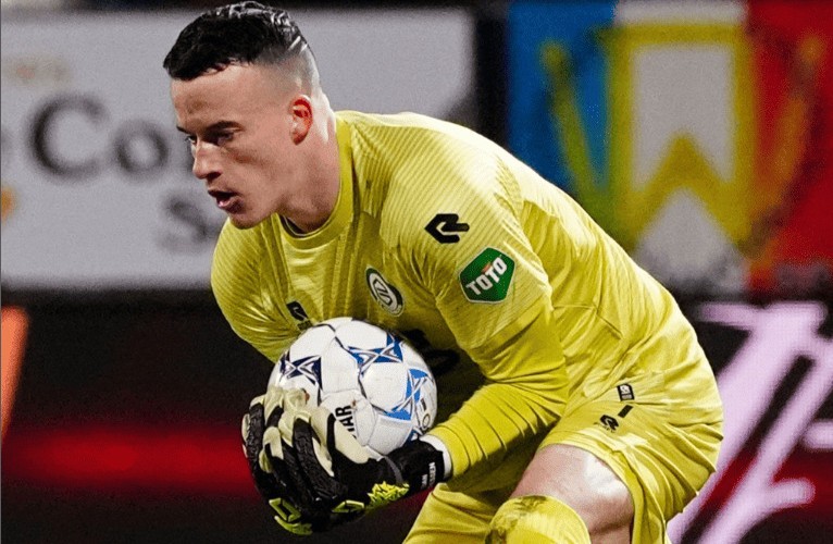 blauwe voetbal van diverse merken