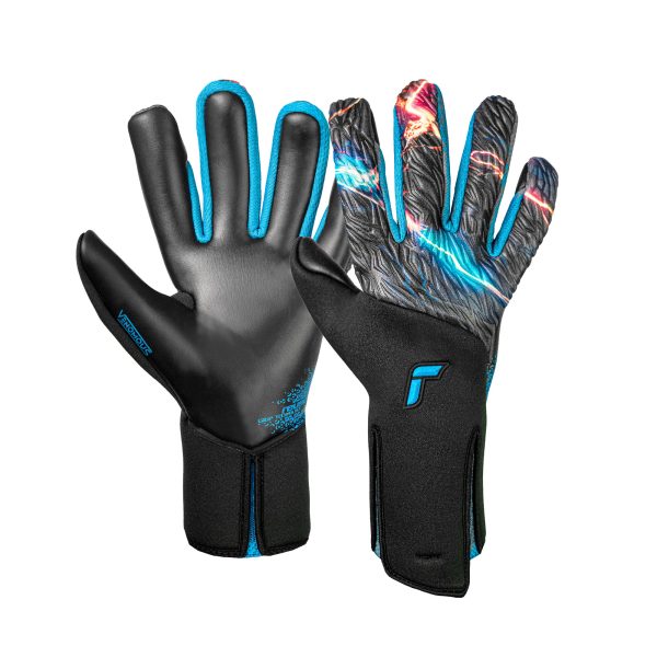 NAME: Venomous Gold X // PALM: Reusch Grip Gold X // CUT: Hybrid Negative Cut // FEATURES: Digital Print on Latex, Extended Grip Zone, Preshaped Construction, 3D Thumb Crotch, Thumb Wrap, AdaptiveFlex Closure System; Strapless // COLOUR: 7777 cosmic immersion