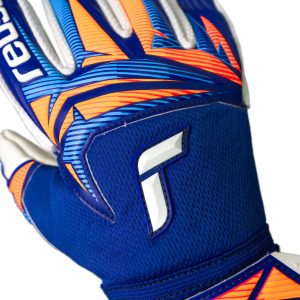 reusch_attrakt_advance_sharp_blue_logo