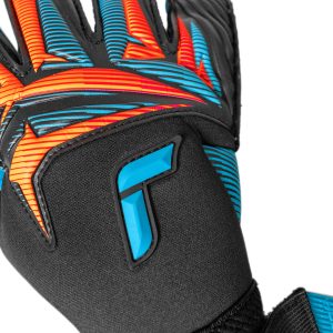 reusch_attrakt_aqua_evolution_logo