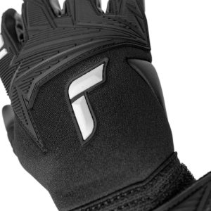 reusch_attrakt_freegel_infinity_black_logo