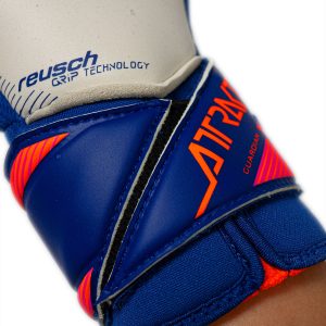 reusch_attrakt_gold_x_guardian_sharp_blue_band