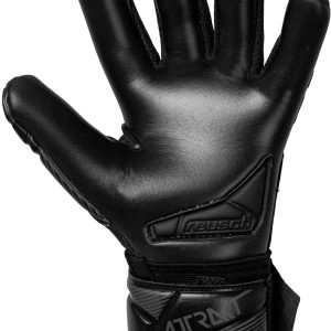 NAME: Attrakt Infinity Evolution NC Junior // PALM: Reusch Grip Infinity // CUT: Evolution Negative Cut // FEATURES: DuraGuard, AirVentSystem, Preshaped Construction, 3D Thumb Crotch // Colours: 7700 black