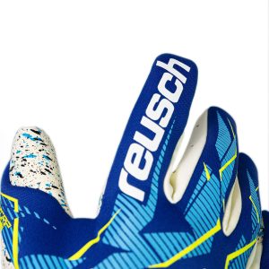 NAME: Fastgrip Fusion // PALM: Reusch Grip Fusion // CUT: Hybrid Negative Cut // FEATURES: Extended Grip Zone, Ventilation channels, Preshaped Construction, 3D Thumb Crotch, Double Thumb Wrap, Side Wrap, AdaptiveFlex Closure System // COLOUR: 4994 sharp blue / white