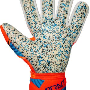 NAME: Attrakt Fusion NC // PALM: Reusch Grip Fusion // CUT: Negative Cut // FEATURES: AirVentSystem, Preshaped Construction, 3D Thumb Crotch, Thumb Wrap // Colours: 2290 shocking orange / blue