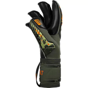 reusch_attrakt_gold_x_evolution_cut_3