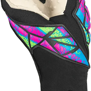 reusch_attrakt_speedbump_strapless_zijkant