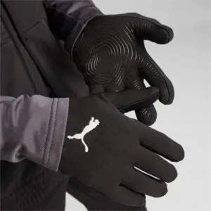 puma_player_glove_hand