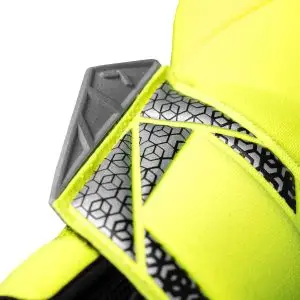 reusch_attrakt_fusion_guardian_band