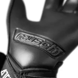 reusch_attrakt_infinity_resistor_palm