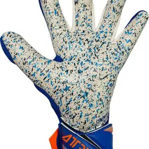 NAME: Attrakt Freegel Fusion Goaliator // PALM: Reusch Grip Fusion // CUT: Evolution Negative Cut // FEATURES: Freegel, Extended Grip Zone, Ventilation channels, Preshaped Construction, 3D Thumb Crotch, Double Thumb Wrap, Side Wrap, Knit Cuff // Colours: 4129 sharp blue / shocking orange