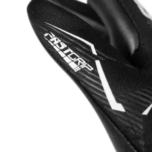NAME: Fastgrip Infinity Junior // PALM: Reusch Grip Infinity // CUT: Hybrid Negative Cut // FEATURES: Extended Grip Zone, AirVentSystem, Preshaped Construction, 3D Thumb Crotch, Thumb Wrap, Side Wrap // COLOUR: 7700 black