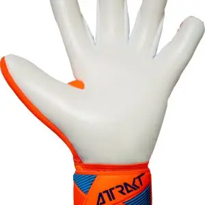 NAME: Attrakt Freegel Advance // PALM: Reusch Grip Advance // CUT: Evolution Negative Cut // FEATURES: Freegel, AirVentSystem, Preshaped Construction, 3D Thumb Crotch, Thumb Wrap // Colours: 2290 shocking orange / blue